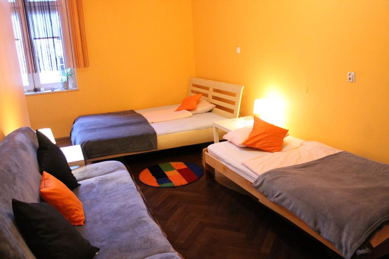 Hostel Centrum Sabot Krakow Exterior photo