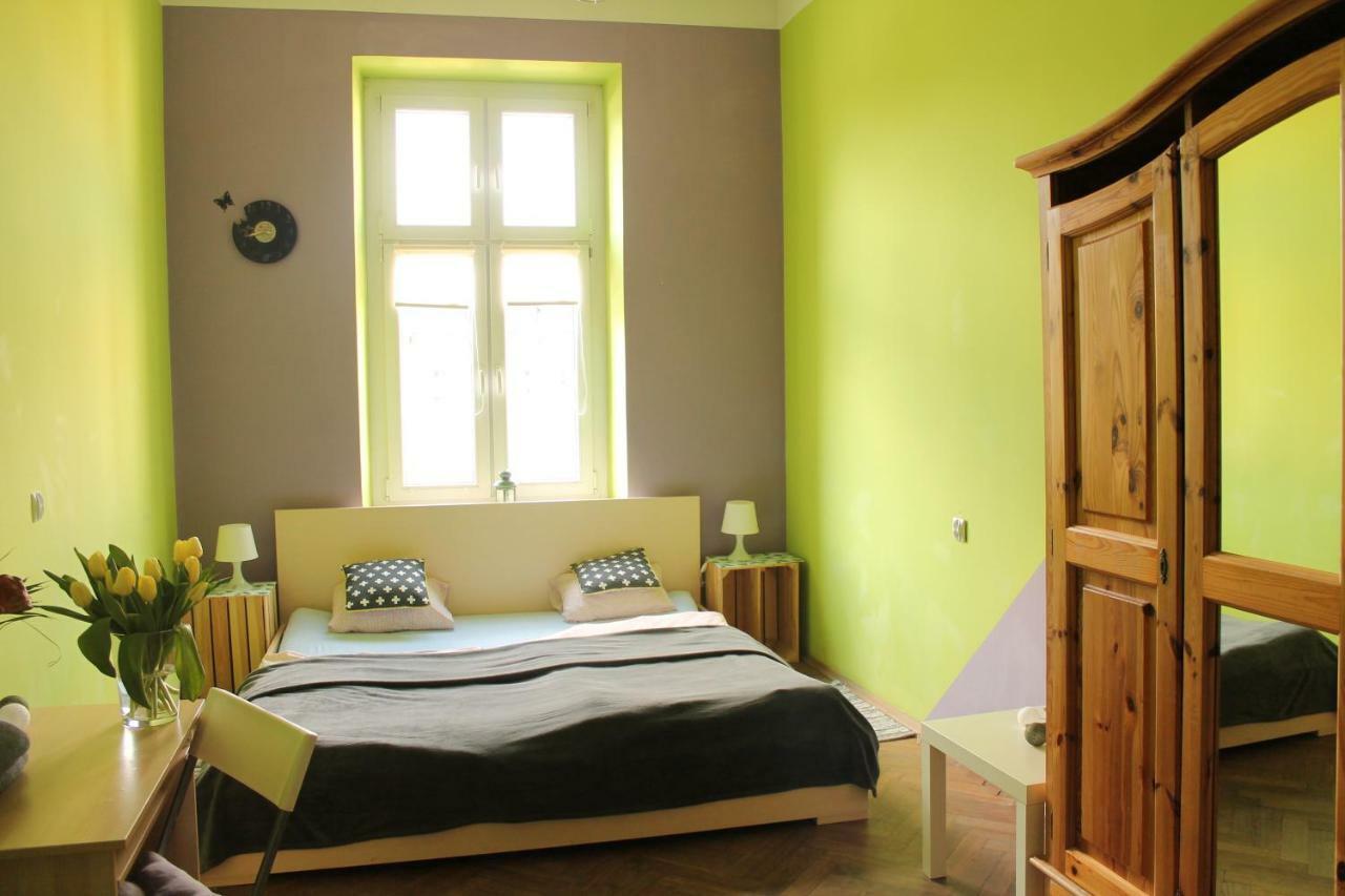 Hostel Centrum Sabot Krakow Exterior photo
